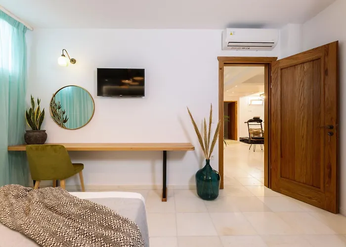 Velonis With Private Pool And Sea View Вилла Айя-Анна