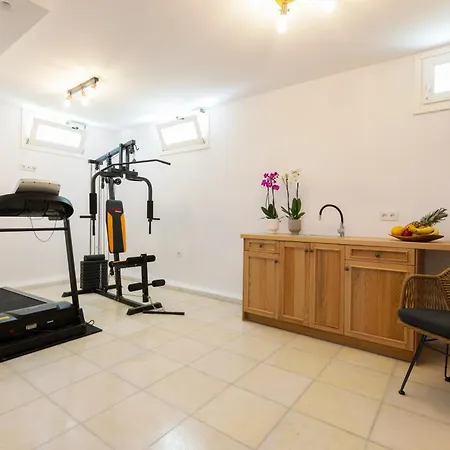 Velonis With Private Pool And Sea View *